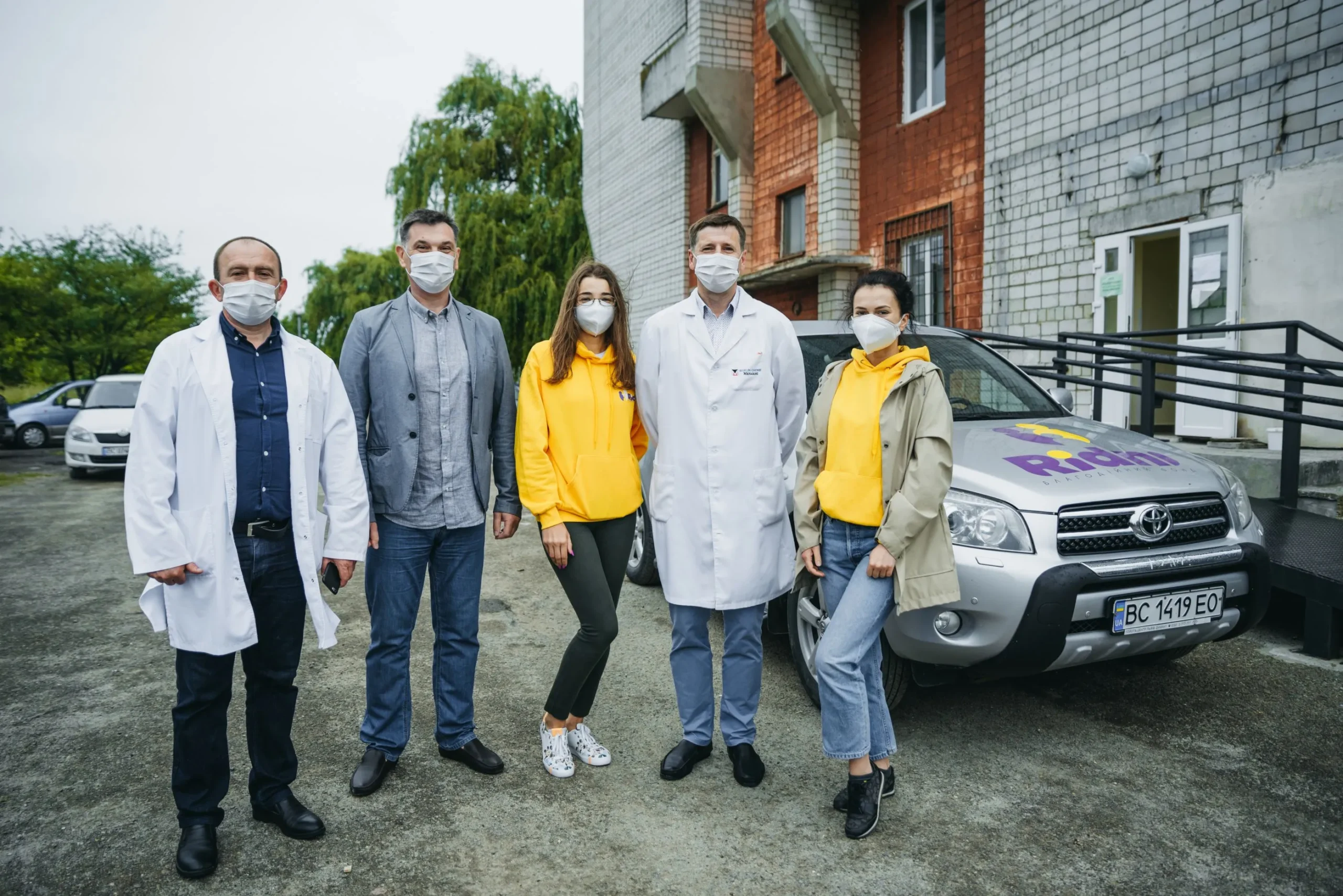 Рідні передали благодійну допомогу у Винниківський госпіталь