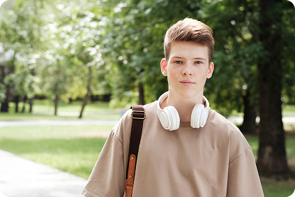 help Ukrainian teenagers and youth - Ridni Foundation