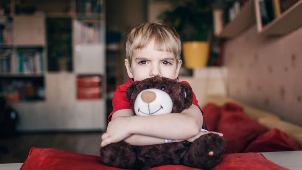 Три мільйони українських дітей залишили домівки через війну