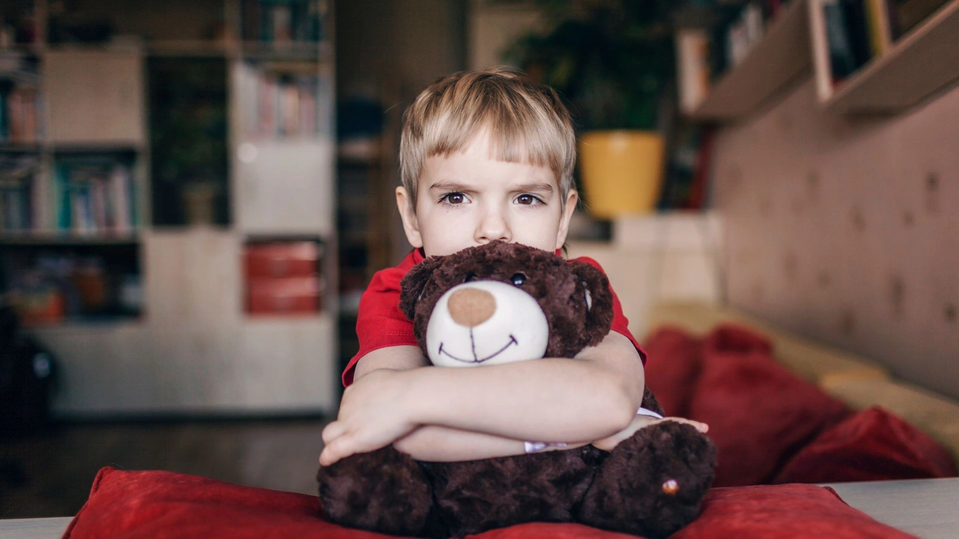 Три мільйони українських дітей залишили домівки через війну