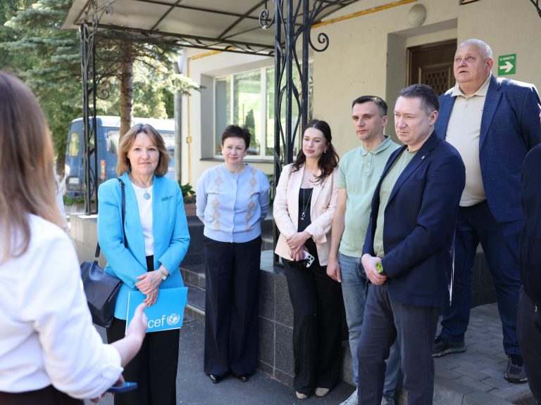 Візит голови представництва ЮНІСЕФ до Центру соціальної підтримки дітей та сімей у Львові Центр соціальної підтримки дітей і сімей 4